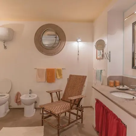 Prestigioso, Sotto Al Castello Di Lipari