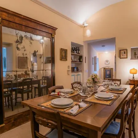 Prestigioso, Sotto Al Castello Di Lipari