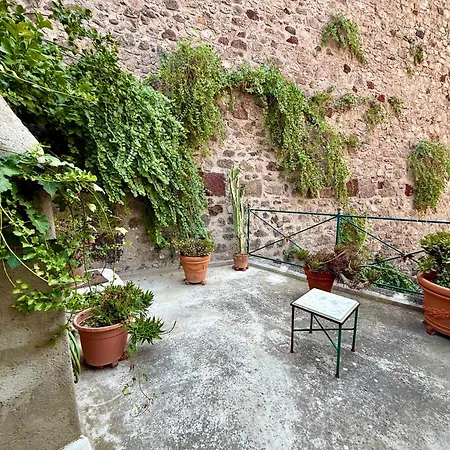Prestigioso, Sotto Al Castello Di Apartman Lipari