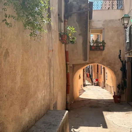 Apartman Prestigioso, Sotto Al Castello Di