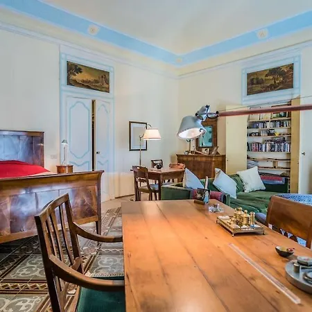 Prestigioso, Sotto Al Castello Di Apartamento *