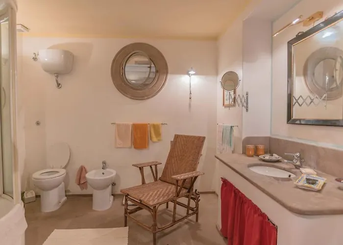 Prestigioso, Sotto Al Castello Di ליפארי