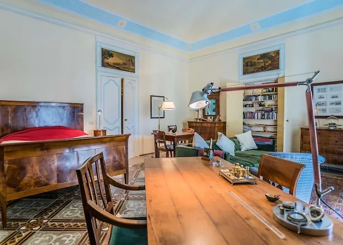 Prestigioso, Sotto Al Castello Di Apartamento *