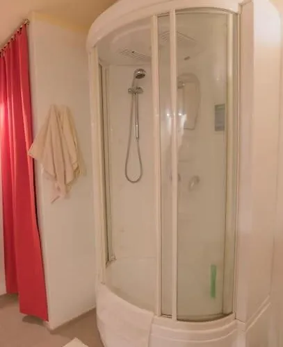 Prestigioso, Sotto Al Castello Di Lípara