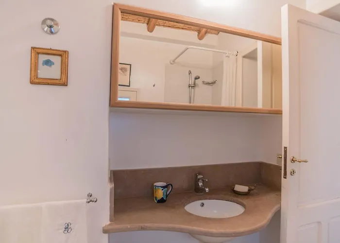 Prestigioso, Sotto Al Castello Di * Lípara