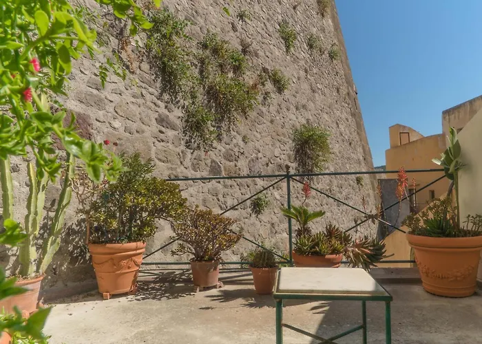 Prestigioso, Sotto Al Castello Di Appartement